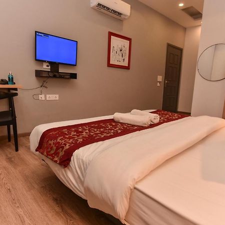 Hotel Red Saffron New Delhi Eksteriør bilde