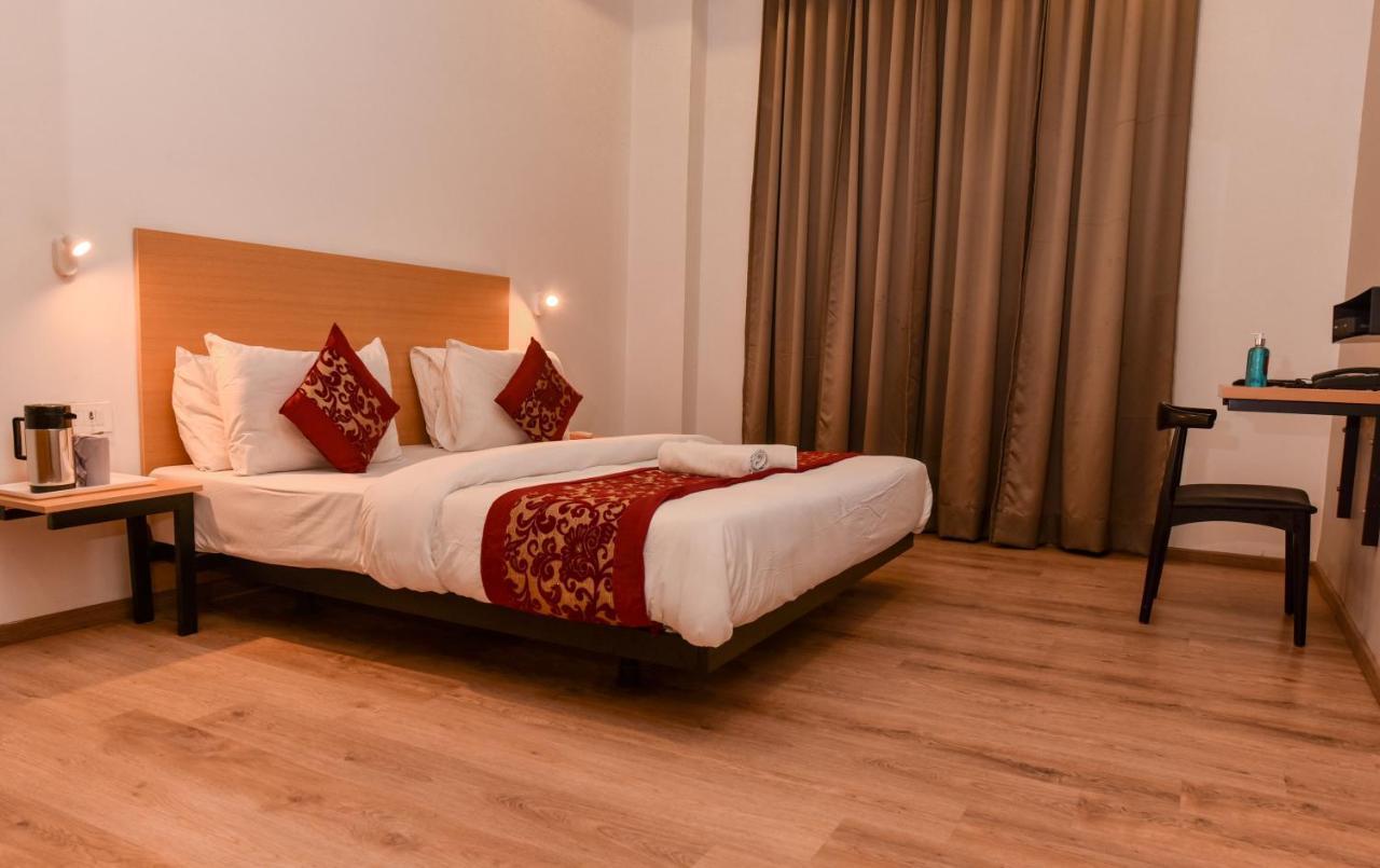 Hotel Red Saffron New Delhi Eksteriør bilde