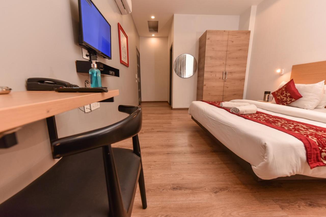 Hotel Red Saffron New Delhi Eksteriør bilde