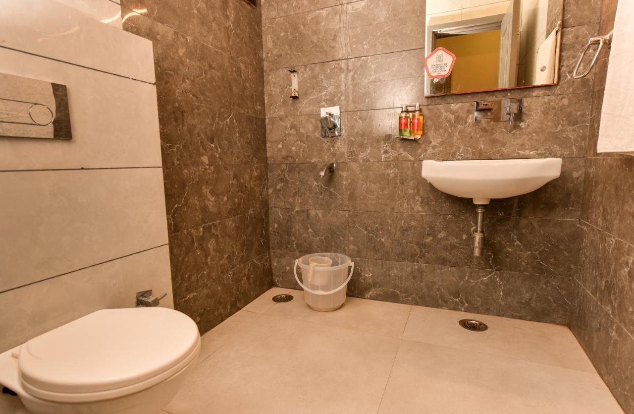 Hotel Red Saffron New Delhi Eksteriør bilde